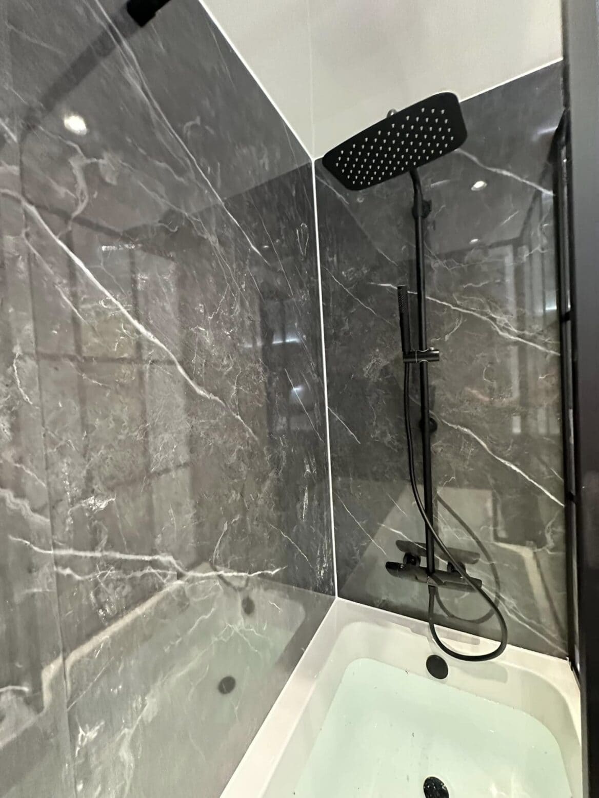 Dark Marble Drama Bathroom Refurb 04